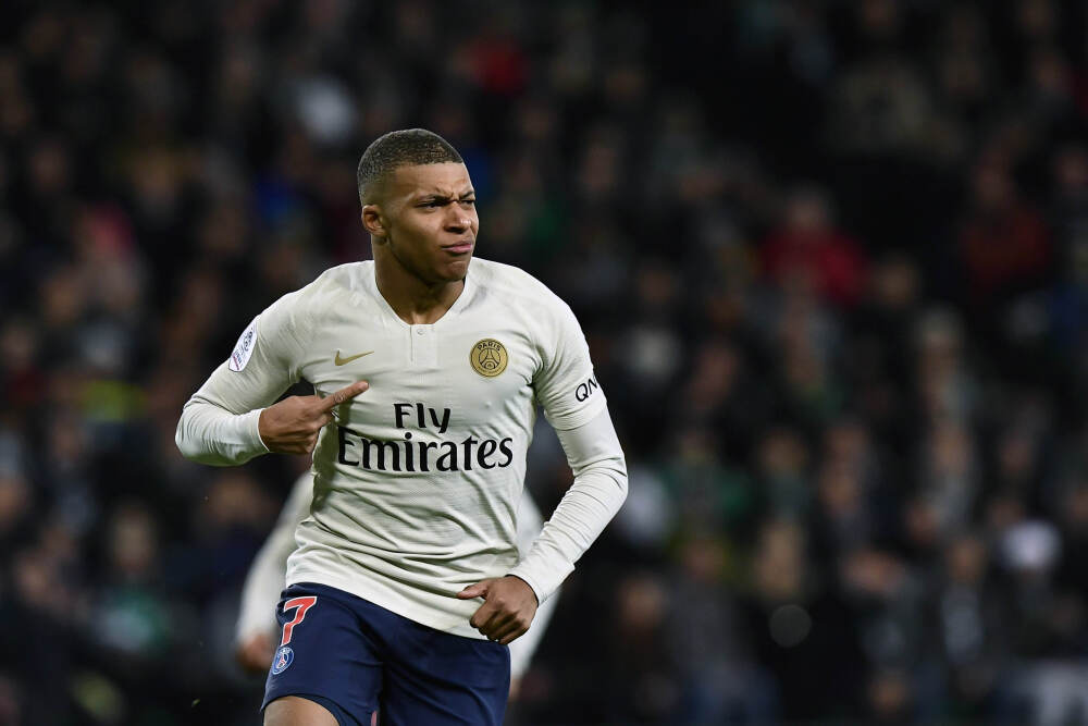 看了巴菲特一生的财富曲线图，人真得耐得住寂寞